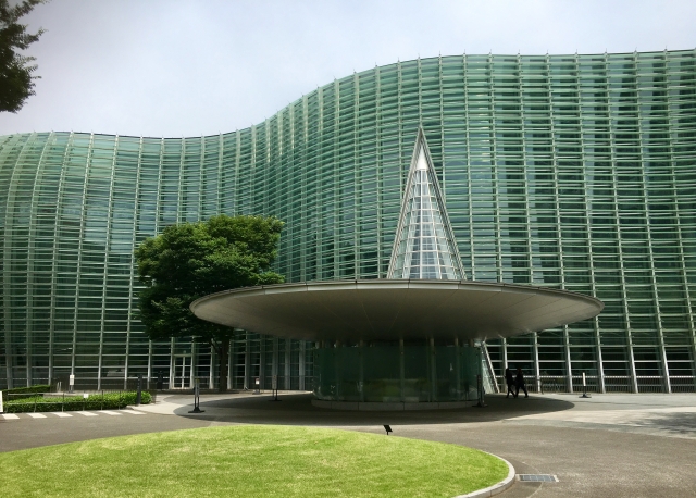 国立新美術館